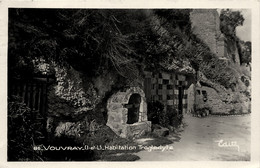 Vouvray * Rue Et Vue Sur Une Habitation Troglodyte - Vouvray