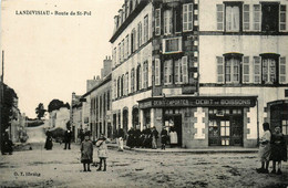 Landivisiau * La Route De St Pol * Débit De Tabac Et De Boissons * Villageois - Landivisiau