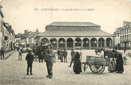 Landivisiau * La Grande Place * Les Halles * Marchands Villageois - Landivisiau