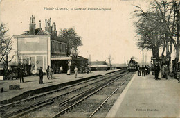 Plaisir * La Gare De Plaisir Grignon * Arrivée Du Train Locomotive * Ligne Chemin De Fer Des Yvelines - Plaisir