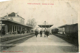 Vitry Le François * Intérieur De La Gare * Wagon * Ligne Chemin De Fer De La Marne - Vitry-le-François