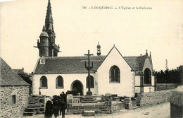 Locquirec * Rue Du Village * église Et Le Calvaire * Entrée De La Messe - Locquirec