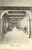 SAONE ET LOIRE  LOUHANS  Sous Les Arcades - Louhans