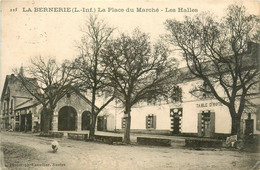 La Bernerie * La Place Du Marché * Les Halles * Table D'hôte - La Bernerie-en-Retz