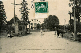 St Julien De Vouvantes * Carre Our De La L'eau * Abreuvoir * Le Calvaire - Saint Julien De Vouvantes