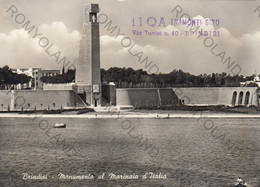 CARTOLINA   BRINDISI, PUGLIA,MONUMENTO AL MARINAIO D"ITALIA,VACANZA, LETTINI,  ESTATE, BARCHE A VELA ,NON VIAGGIATA - Brindisi