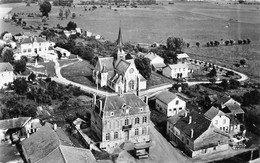 08-AMAGNE-VILLAGE- HÔTEL DE VILLE - EGLISE - GROUPE SCOLAIRE VUE DU CIEL - Andere & Zonder Classificatie