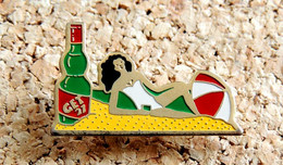 Pin's PIN-UPS - Apéritif GET 27 Baigneuse à La Plage - Double Attache - Peint Cloisonné - Fabricant Inconnu - Pin-ups