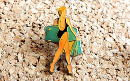 Pin's PIN-UPS - Surfeuse - Verni époxy - Fabricant Inconnu - Pin-ups