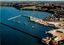 Douarnenez * Vue Aérienne * Le Port De Pêche , La Criée Et Le Slipway - Douarnenez