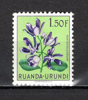 RUANDA-URUNDI   N° 187    NEUF AVEC CHARNIERE   COTE 0.30€    FLEUR - Neufs