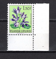 RUANDA-URUNDI   N° 187   NEUF SANS CHARNIERE   COTE 0.30€   FLEUR - Unused Stamps