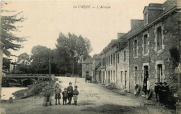 La Chèze * Route De L'arrivée Du Village * Le Pont * Villageois - La Chèze