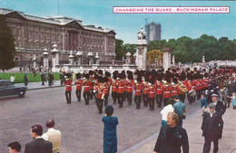 Changeing The Guard Buckinghem Palace (pk77328) - Buckinghamshire