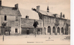 Delcampe - Nérondes Animée Hôtel De Ville Commerces - Nérondes
