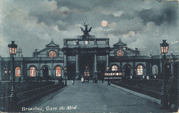 02 - 2021 - BELGIQUE - BRUXELLES - GARES - Gare Du Midi La Nuit - Transport Urbain En Surface