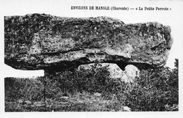 21-3232 :  FONTENILLE. DOLMEN DIT LA PETITE PERROTE. ENVIRONS DE MANSLE. - Dolmen & Menhirs