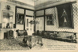 Luçon * Salon D'honneur Du Palais épiscopal * à Droite Le Tableau Représentant Le Cardinal De Richelieu Donné Par L'état - Lucon