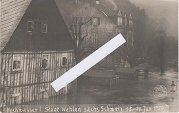 Foto AK Stadt Wehlen Hochwasser Unwetter Katastrophe 1920 Mennickestraße A Rathen Pirna Hohnstein Sächsische Schweiz - Wehlen