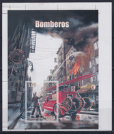 2006.711 CUBA MNH 2006 IMPERFORATED UNCUT PROOF BOMBEROS FIREFIGHTING CAR - Ongetande, Proeven & Plaatfouten