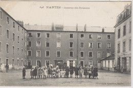 D44 - NANTES - CASERNE DES DOUANES - Groupe D'Enfants - Nantes