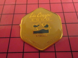 812b Pin's Pins / Beau Et Rare : Thème SPORTS / NATATION LA COUPE ESSO 1988 ESSAIS OLYMPIQUES Ah Nager Dans Le Pétrole - Swimming