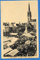 29 - Finistère - Landivisiau - L'Eglise - La Place Du Marche (N3104) - Landivisiau