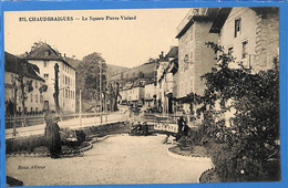 15 -  Cantal - Chaudesaigues - Le Square Pierre Vialard    (N3199) - Autres & Non Classés