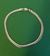Bracelet Maille Plate En Métal Argenté De Bonne Qualité (J) - Bracelets