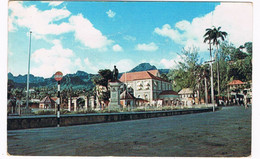 ST-VINC-2  KINGSTOWN : War Memorial And Council Chameer - Saint Vincent E Grenadine