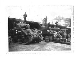 A SITUER - CHARS TANKS DONT GALOPIN - PARTERRE DE MUNITIONS - PHOTO 10*7 CM - Guerra, Militares