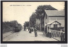 CPA 44 Les Moutiers La Gare Et Le Train - Les Moutiers-en-Retz