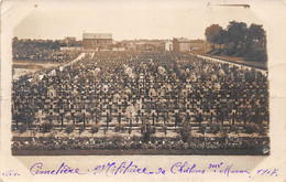 Châlons Sur Marne . Le Camp          51      Cimetière Militaire.  Carte Photo D'amateur   (voir Scan) - Camp De Châlons - Mourmelon