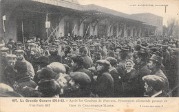 Châlons Sur Marne . Le Camp          51     Prisonniers Allemands Passant Devant La  Gare        (voir Scan) - Camp De Châlons - Mourmelon