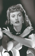 Barbara Stanwyck 2 PHOTO POSTCARD - Famous Ladies