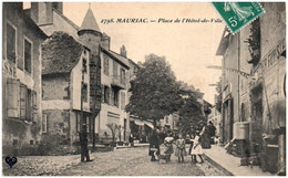 15 MAURIAC - Place De L'hotel De Ville - Mauriac