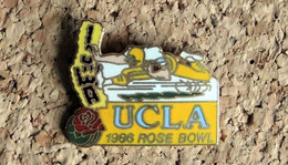 Pin's Football Américain SOCCER - UCLA Vs IOWA Finale ROSE BOWL 1986 - EMAIL - Fabricant MILESTONE USA - Other