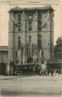 Vincennes *  Porte D'entrée Du Vieux Fort Pavoisée à L'occasion D'un Jour De Fête - Vincennes