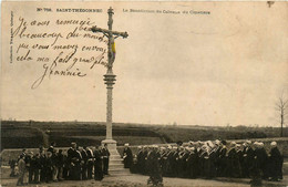 St Thégonnec * La Bénédiction Du Calvaire Du Cimetière * Fête Religieuse * Religion * Coiffe Bretonne - Saint-Thégonnec