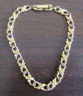 Bracelet Vintage En Métal Doré à Maille Stylisée - Armbänder