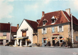 23-CHENERAILLES- PLACE DU CHAMP DE FOIRE - Chenerailles