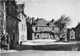 29-LOCRONAN- LA PLACE ET LE VIEIL HÔTEL SAINT-RONAN XVeS - Locronan