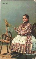 T2/T3 1917 Mala Prelja / Horvát Népviselet, Fonó Lány / Croatian Folklore, Girl With Spinning Wheel (EK) - Unclassified