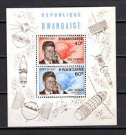 RWANDA BLOC N° 5    NEUF AVEC CHARNIERE   COTE 13.00€    PRESIDENT KENNEDY  ESPACE - Sonstige & Ohne Zuordnung