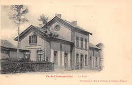 Fère-Champenoise        51      Extérieur De La Gare     (voir Scan) - Fère-Champenoise