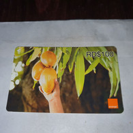 Dominicana-(orange-29rd$100)-(2490-0662-3748-33)-three Mango-(38)-(31.12.2010)-used Card+1card Prepiad Free - Dominicaine