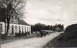 Izel    La  Maison Communale Carte Photo Animée Attelage N'a Pas Circulé - Chiny