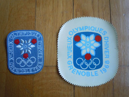 2 ECUSSONS Jeux Olympiques GRENOBLE 1968 - Abbigliamento, Souvenirs & Varie