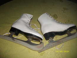 Parie De Patins à Glace Marque LUTRA Taille 35 - Skating (Figure)