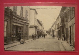 79 Sauzé-Vaussais Cpa La Grande Rue & Commerces TB Animée éditeur H.Billy Tabacs Dos Scanné - Sauze Vaussais